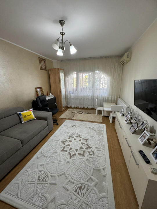 Apartament 4 cam, cf 1 dec, et 2/8, zona 9 Mai- Piata