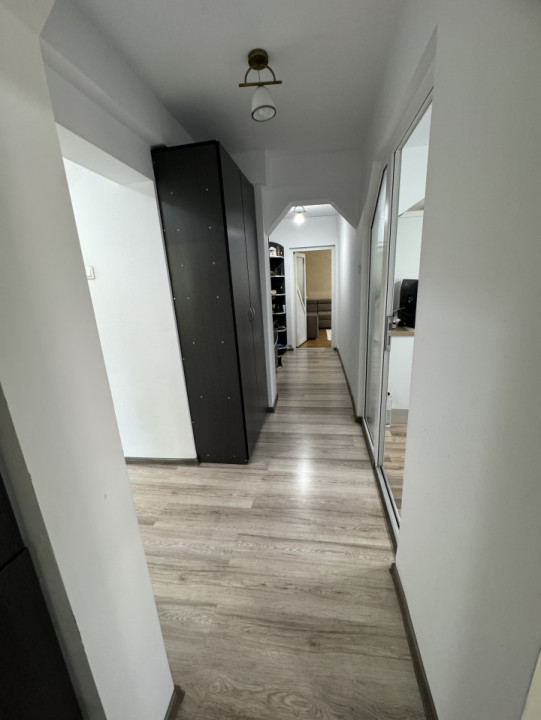 Apartament 4 cam, cf 1 dec, et 2/8, zona 9 Mai- Piata