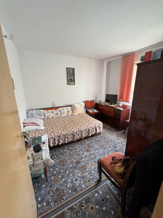 Apartament 3 cam, cf 2 dec, Sos Vestului