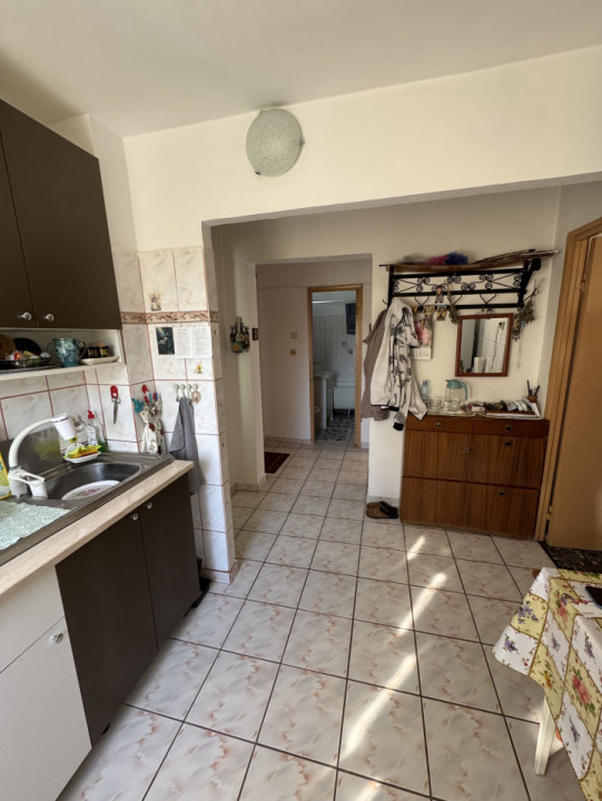 Apartament 3 cam, cf 2 dec, Sos Vestului