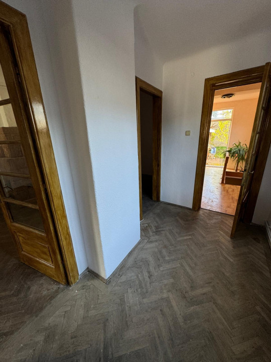 Vânzare Casă 3 Camere - Zona Ana Ipătescu, Lângă Penitenciar